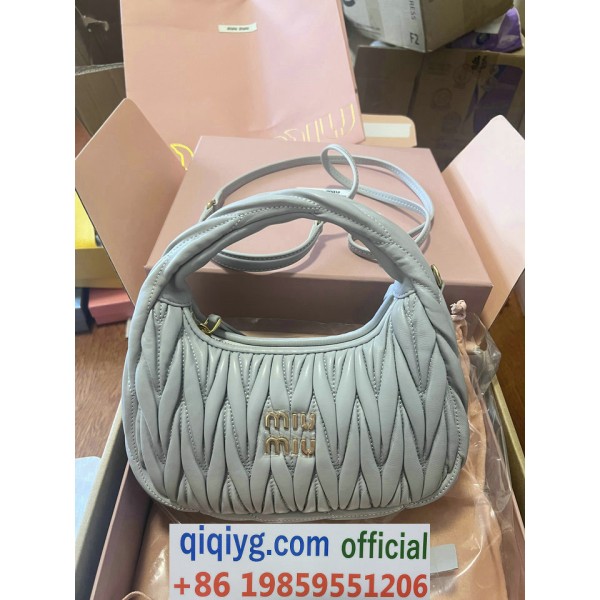 qiqiyg.com Whatsapp:+8619859551206 Betrodd leverantör Q860 2026 REA Modegrossist av högsta kvalitet: Handväskor, kläder och skor till bästa pris