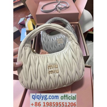 qiqiyg.com Whatsapp:+8619859551206 Betrodd leverantör Q865 2026 REA Modegrossist av högsta kvalitet: Handväskor, kläder och skor till bästa pris