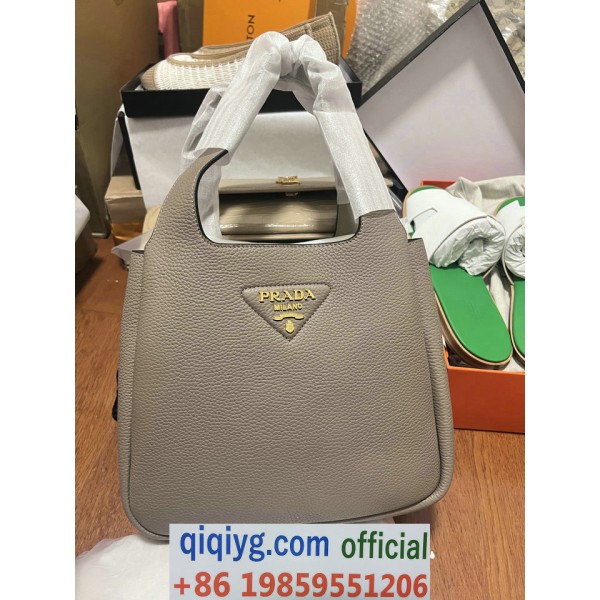 qiqiyg.com Whatsapp:+8619859551206 Betrodd leverantör Q888 2026 REA Modegrossist av högsta kvalitet: Handväskor, kläder och skor till bästa pris