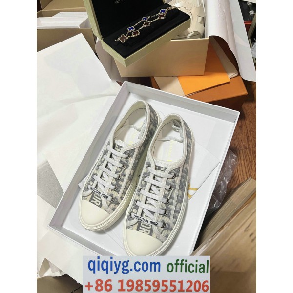 qiqiyg.com Whatsapp:+8619859551206 Betrodd leverantör Q905 2026 REA Modegrossist av högsta kvalitet: Handväskor, kläder och skor till bästa pris