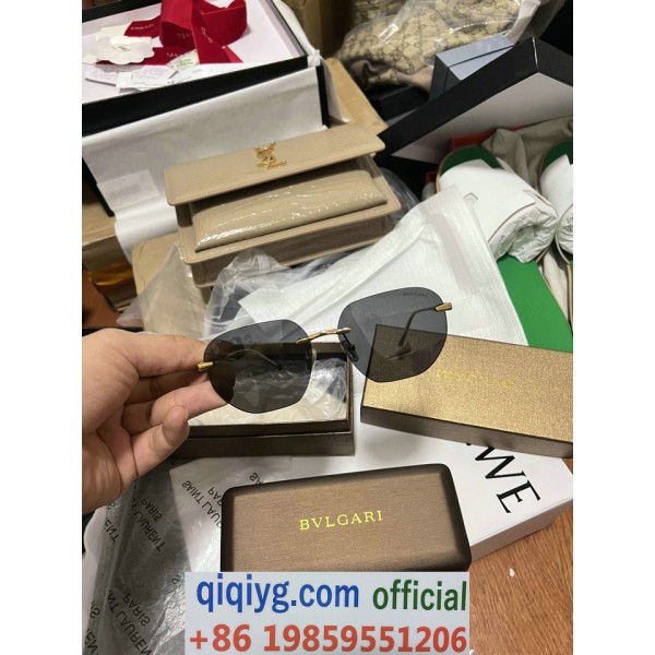 qiqiyg.com Whatsapp:+8619859551206 Betrodd leverantör Q912 2026 REA Modegrossist av högsta kvalitet: Handväskor, kläder och skor till bästa pris