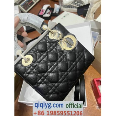 qiqiyg.com Whatsapp:+8619859551206 Betrodd leverantör Q950 2026 REA Modegrossist av högsta kvalitet: Handväskor, kläder och skor till bästa pris