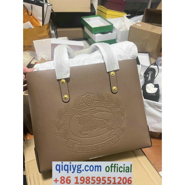 qiqiyg.com Whatsapp:+8619859551206 Betrodd leverantör Q1005 2026 REA Modegrossist av högsta kvalitet: Handväskor, kläder och skor till bästa pris