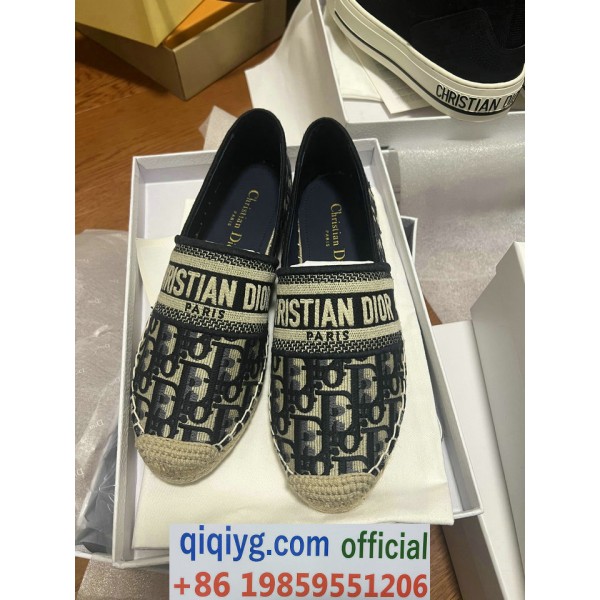 qiqiyg.com Whatsapp:+8619859551206 Betrodd leverantör Q1006 2026 REA Modegrossist av högsta kvalitet: Handväskor, kläder och skor till bästa pris