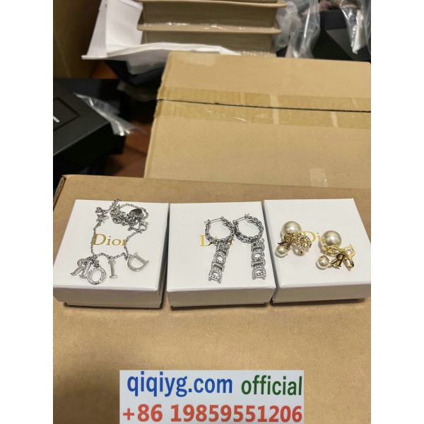 qiqiyg.com Whatsapp:+8619859551206 Betrodd leverantör Q1007 2026 REA Modegrossist av högsta kvalitet: Handväskor, kläder och skor till bästa pris