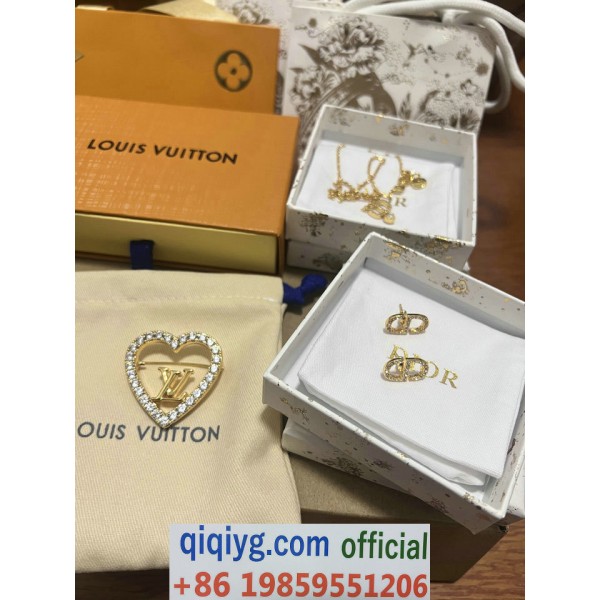 qiqiyg.com Whatsapp:+8619859551206 Betrodd leverantör Q56 2026 REA Modegrossist av högsta kvalitet: Handväskor, kläder och skor till bästa pris