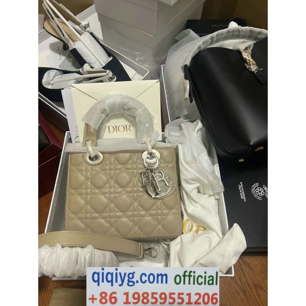 qiqiyg.com Whatsapp:+8619859551206 Betrodd leverantör Q62 2026 REA Modegrossist av högsta kvalitet: Handväskor, kläder och skor till bästa pris