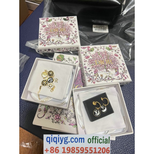 qiqiyg.com Whatsapp:+8619859551206 Betrodd leverantör Q85 2026 REA Modegrossist av högsta kvalitet: Handväskor, kläder och skor till bästa pris