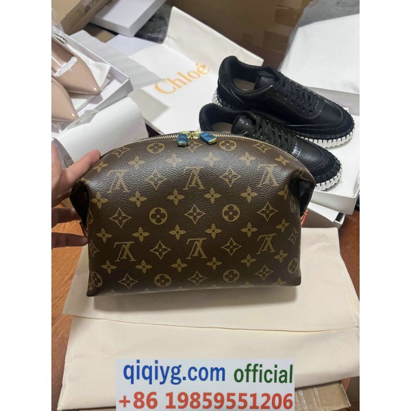 qiqiyg.com Whatsapp:+8619859551206 Betrodd leverantör Q221 2026 REA Modegrossist av högsta kvalitet: Handväskor, kläder och skor till bästa pris