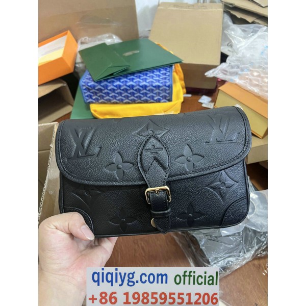 qiqiyg.com Whatsapp:+8619859551206 Betrodd leverantör Q230 2026 REA Modegrossist av högsta kvalitet: Handväskor, kläder och skor till bästa pris