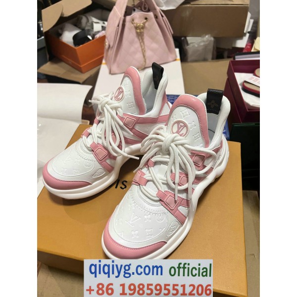 qiqiyg.com Whatsapp:+8619859551206 Betrodd leverantör Q250 2026 REA Modegrossist av högsta kvalitet: Handväskor, kläder och skor till bästa pris