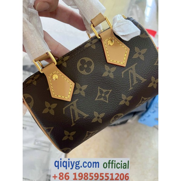 qiqiyg.com Whatsapp:+8619859551206 Betrodd leverantör Q300 2026 REA Modegrossist av högsta kvalitet: Handväskor, kläder och skor till bästa pris