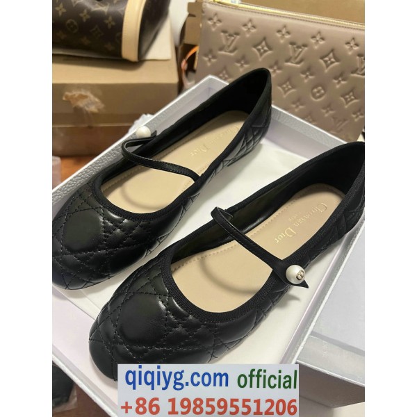 qiqiyg.com Whatsapp:+8619859551206 Betrodd leverantör Q351 2026 REA Modegrossist av högsta kvalitet: Handväskor, kläder och skor till bästa pris