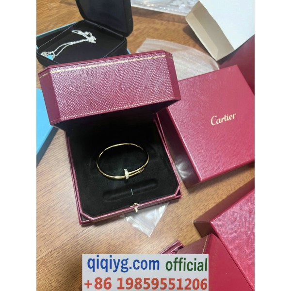 qiqiyg.com Whatsapp:+8619859551206 Betrodd leverantör Q482 2026 REA Modegrossist av högsta kvalitet: Handväskor, kläder och skor till bästa pris