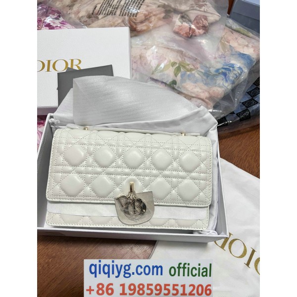 qiqiyg.com Whatsapp:+8619859551206 Betrodd leverantör Q522 2026 REA Modegrossist av högsta kvalitet: Handväskor, kläder och skor till bästa pris