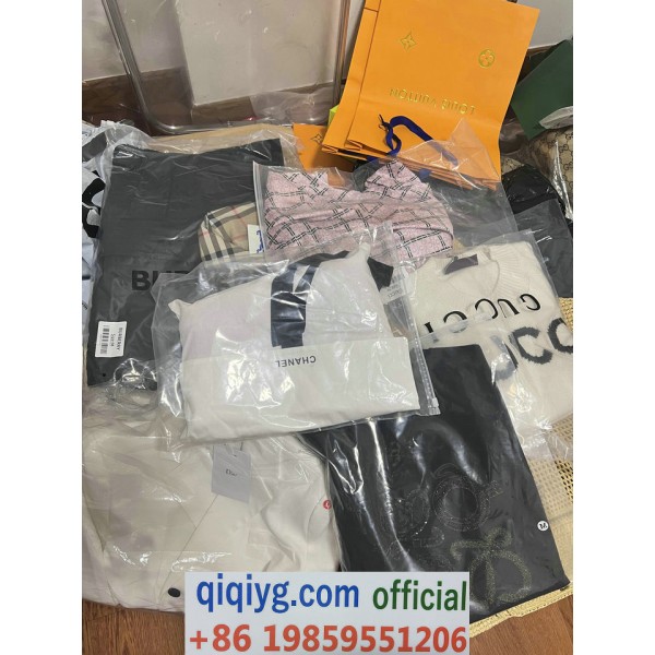 qiqiyg.com Whatsapp:+8619859551206 Betrodd leverantör Q525 2026 REA Modegrossist av högsta kvalitet: Handväskor, kläder och skor till bästa pris