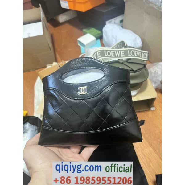 qiqiyg.com Whatsapp:+8619859551206 Betrodd leverantör Q603 2026 REA Modegrossist av högsta kvalitet: Handväskor, kläder och skor till bästa pris