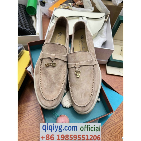 qiqiyg.com Whatsapp:+8619859551206 Betrodd leverantör Q647 2026 REA Modegrossist av högsta kvalitet: Handväskor, kläder och skor till bästa pris