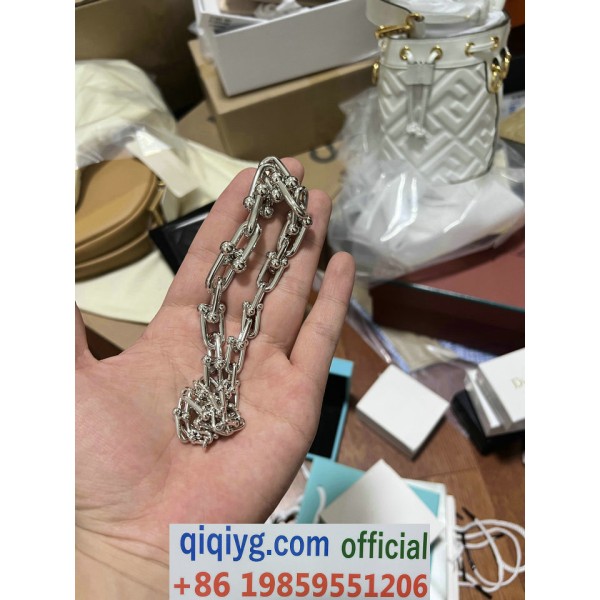 qiqiyg.com Whatsapp:+8619859551206 Betrodd leverantör Q658 2026 REA Modegrossist av högsta kvalitet: Handväskor, kläder och skor till bästa pris