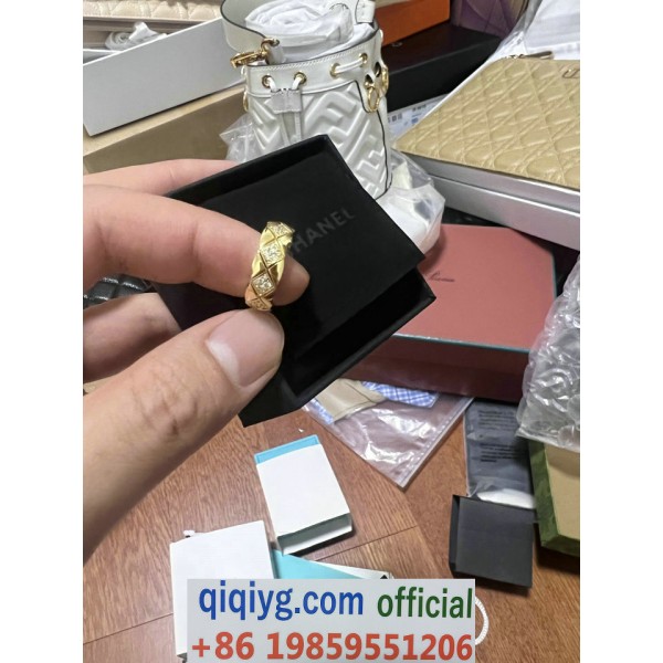 qiqiyg.com Whatsapp:+8619859551206 Betrodd leverantör Q674 2026 REA Modegrossist av högsta kvalitet: Handväskor, kläder och skor till bästa pris