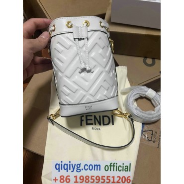 qiqiyg.com Whatsapp:+8619859551206 Betrodd leverantör Q689 2026 REA Modegrossist av högsta kvalitet: Handväskor, kläder och skor till bästa pris