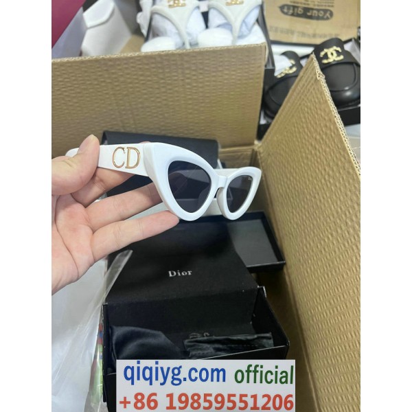 qiqiyg.com Whatsapp:+8619859551206 Betrodd leverantör Q736 2026 REA Modegrossist av högsta kvalitet: Handväskor, kläder och skor till bästa pris