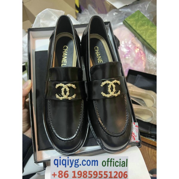 qiqiyg.com Whatsapp:+8619859551206 Betrodd leverantör Q740 2026 REA Modegrossist av högsta kvalitet: Handväskor, kläder och skor till bästa pris