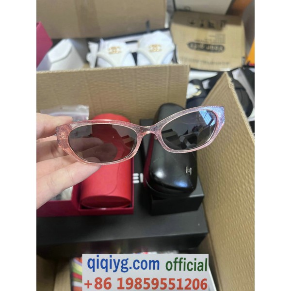 qiqiyg.com Whatsapp:+8619859551206 Betrodd leverantör Q745 2026 REA Modegrossist av högsta kvalitet: Handväskor, kläder och skor till bästa pris