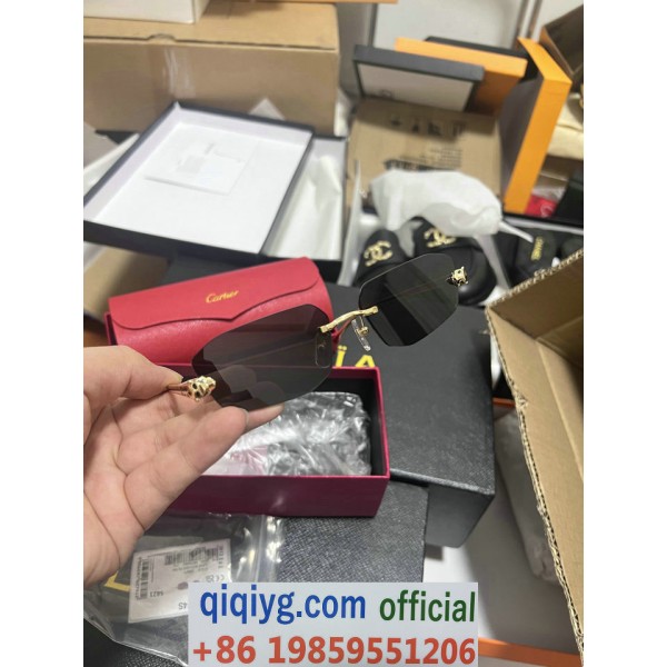 qiqiyg.com Whatsapp:+8619859551206 Betrodd leverantör Q763 2026 REA Modegrossist av högsta kvalitet: Handväskor, kläder och skor till bästa pris