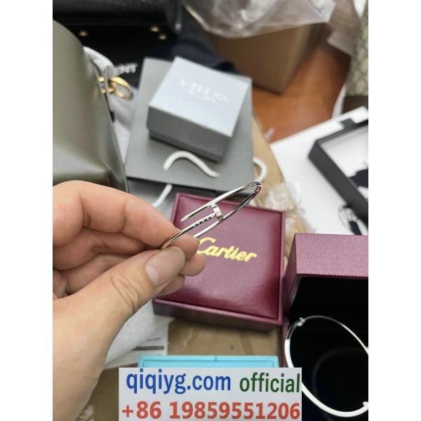 qiqiyg.com Whatsapp:+8619859551206 Betrodd leverantör Q798 2026 REA Modegrossist av högsta kvalitet: Handväskor, kläder och skor till bästa pris