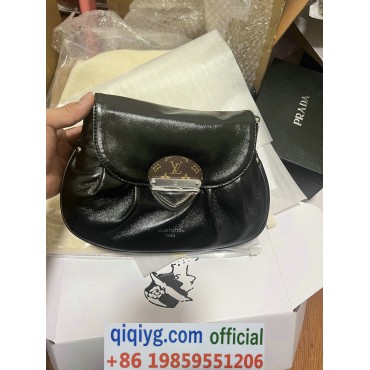 qiqiyg.com Whatsapp:+8619859551206 Betrodd leverantör Q848 2026 REA Modegrossist av högsta kvalitet: Handväskor, kläder och skor till bästa pris