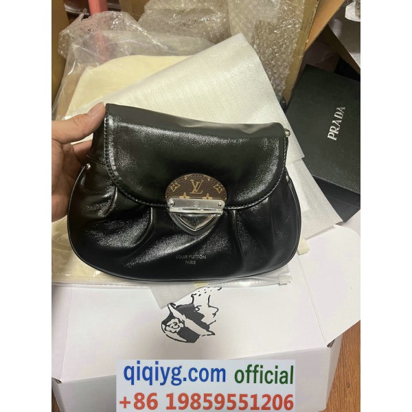 qiqiyg.com Whatsapp:+8619859551206 Betrodd leverantör Q848 2026 REA Modegrossist av högsta kvalitet: Handväskor, kläder och skor till bästa pris